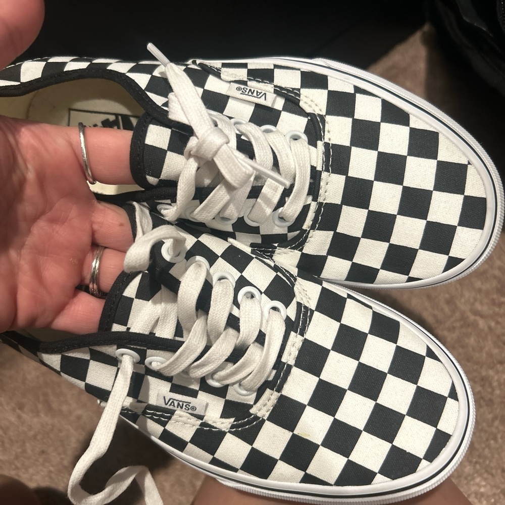 Women checker vans
